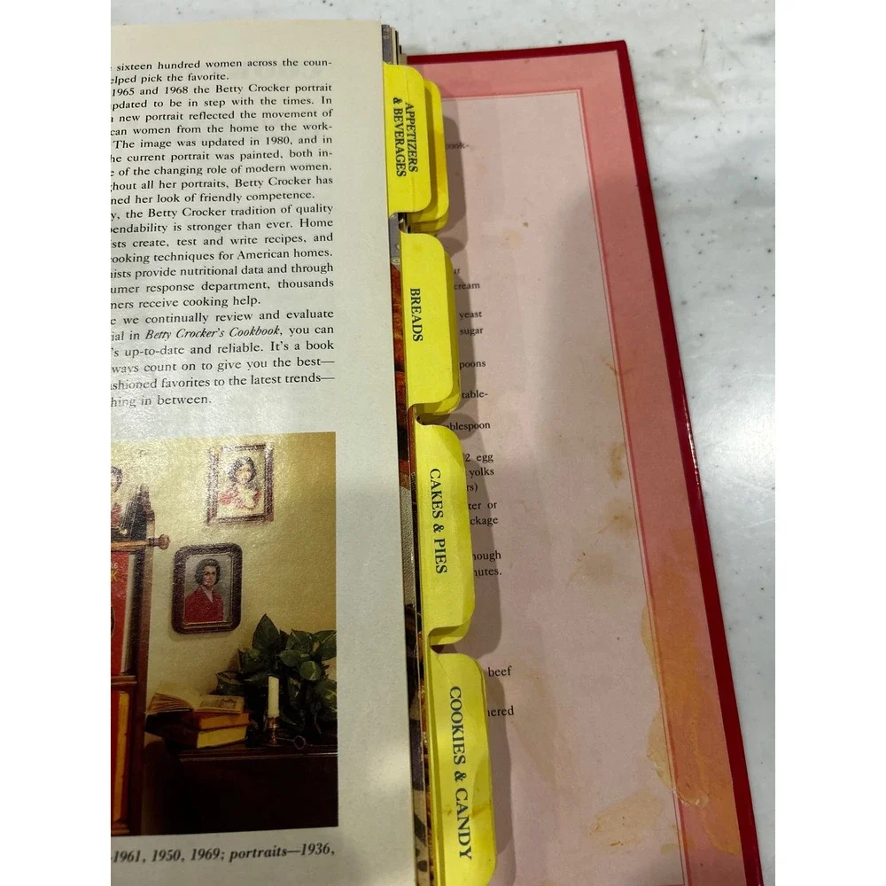 Betty Crocker's 40th Anniversary Edition Cookbook 1986 Ring Bound Binder Red
